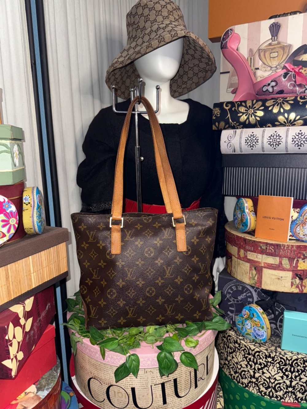 STUNNING LOUIS VUITTON MONOGRAM TOTE! - Picture 7 of 17
